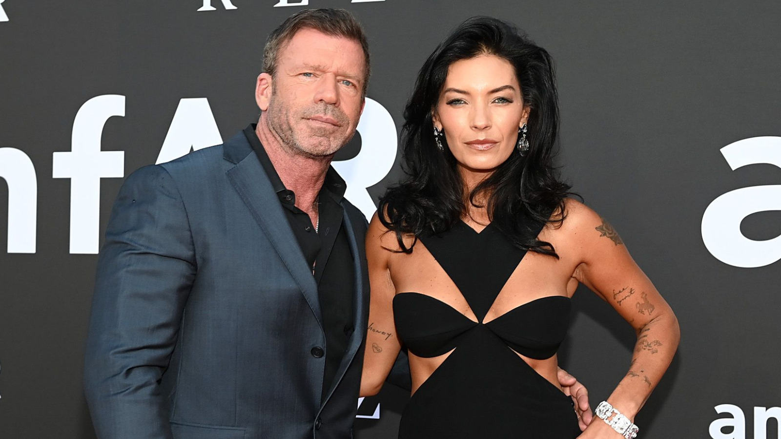 La fête du 13e anniversaire de mariage de Nicole Sheridan est rustique sur le thème du western