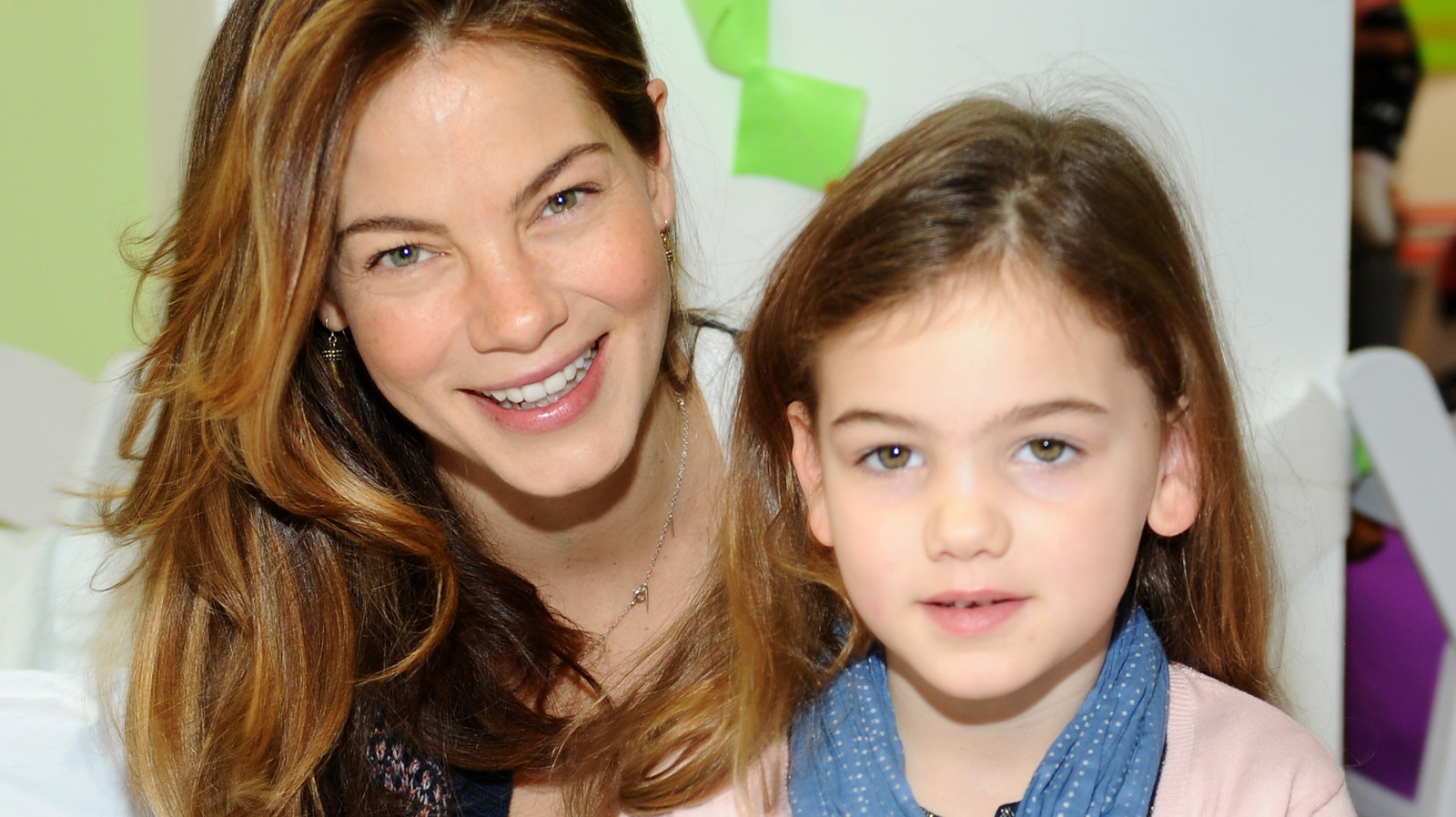 La fille de la star du Lotus blanc Michelle Monaghan grandit pour ressembler à sa célèbre maman