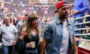 Le geste dévoué de Taylor Swift à Travis Kelce prouve que les actions comptent en amour, pas en mots