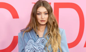Génétique capillaire A-List : la fille de Gigi Hadid hérite des superbes longues mèches du mannequin