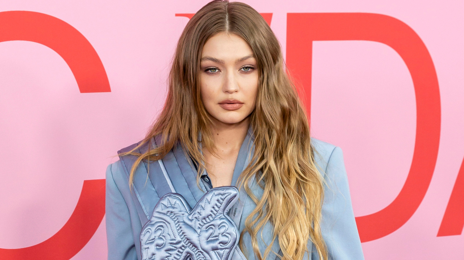 Génétique capillaire A-List : la fille de Gigi Hadid hérite des superbes longues mèches du mannequin