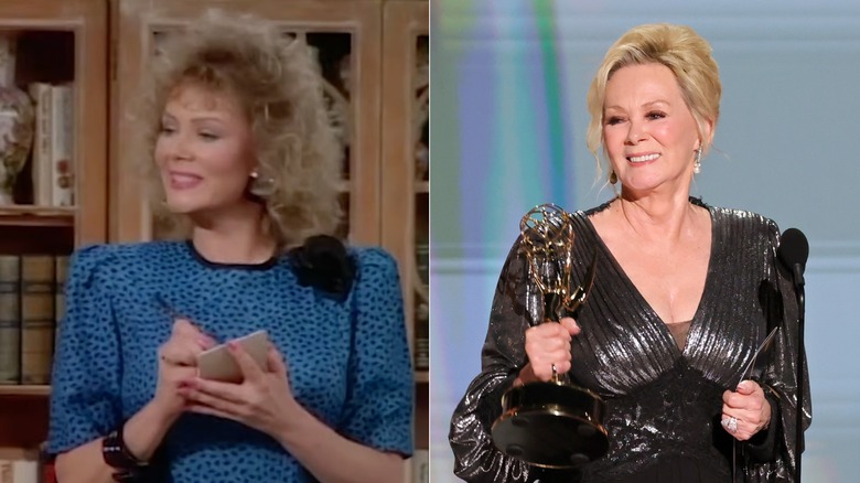 Un jeune Jean Smart portant une robe bleue avec un bouffant blond / Un Jean Smart plus âgé portant une robe métallisée