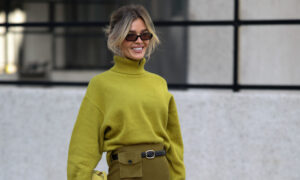 La couleur inattendue du pull fait un retour majeur pour l’automne 2026 (et comment le porter)