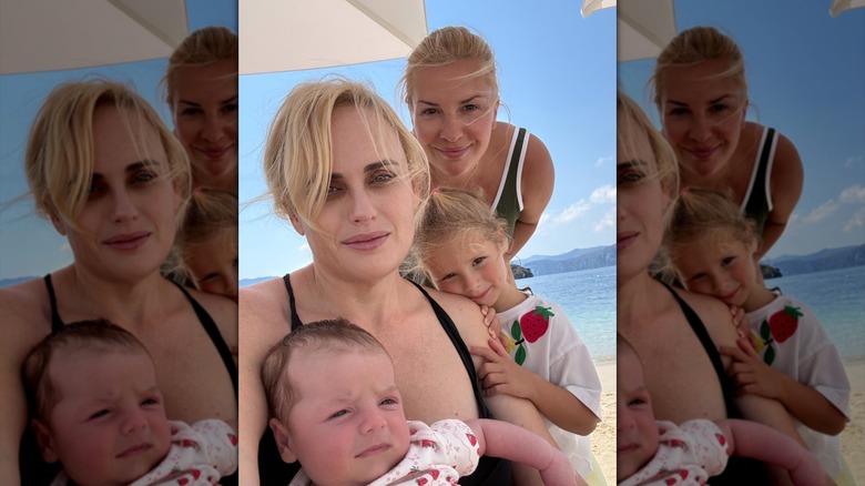 Rebel Wilson avec ses enfants, Rose et Royce, et sa femme Ramona