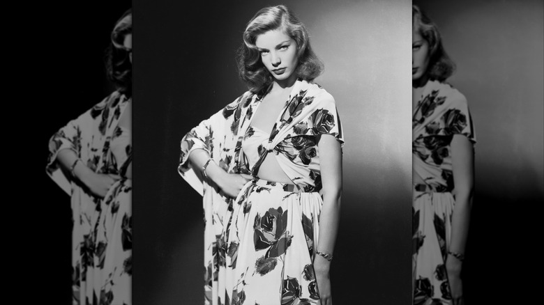 Lauren Bacall portant un costume d'été à imprimé floral vers 1945