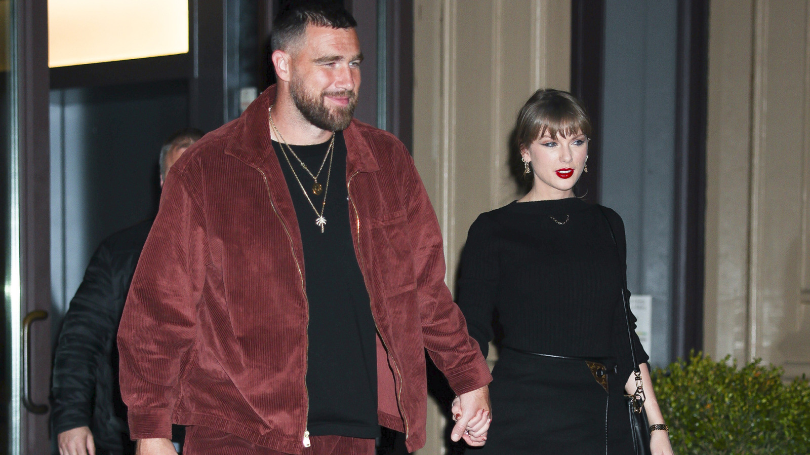 Les meilleures et les pires tenues de soirée de Taylor Swift avec Travis Kelce