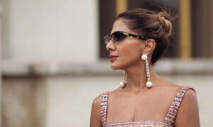 10 types de boucles d&rsquo;oreilles qui faisaient fureur dans les années 80 (et qui ont toujours fière allure aujourd&rsquo;hui)