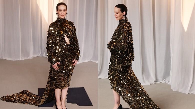 Sarah Paulson portant une robe à paillettes au gala du musée de l'Académie 2026