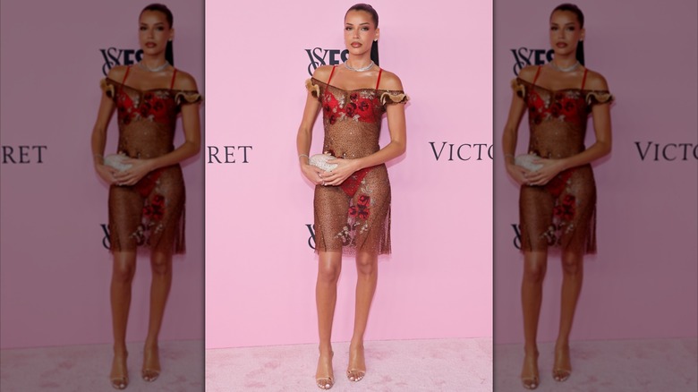 Kayda Bosse dans une robe transparente au défilé Victoria's Secret 2026