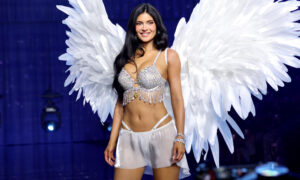 La manucure minimaliste qui a dominé le défilé de mode Victoria&rsquo;s Secret 2026
