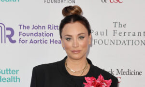 Les meilleurs et les pires moments de mode sur le tapis rouge de Kaley Cuoco