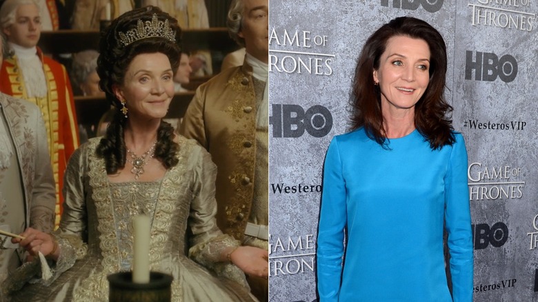 À gauche : Michelle Fairley dans le rôle de la princesse Augusta dans 