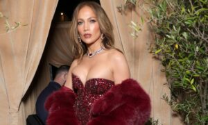 Les robes de vengeance les plus chaudes des femmes célèbres de plus de 50 ans