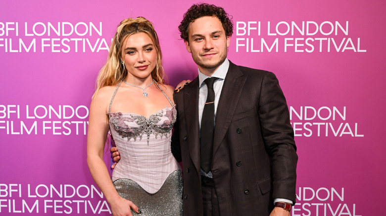 Florence Pugh et Finn Cole en 2026.