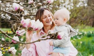 Noms de bébé floraux vintage des années 30 et au-delà qui sont toujours beaux aujourd&rsquo;hui