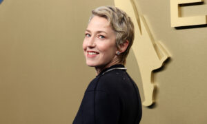 La star de Gilded Age, Carrie Coon, est totalement méconnaissable sans cheveux blonds